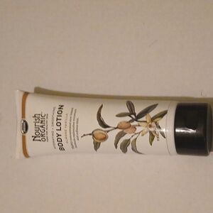 Nourish Organic Almond Vanilla Body Lotion NWT